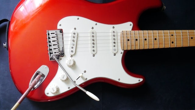 Can the whammy bar damage your guitar