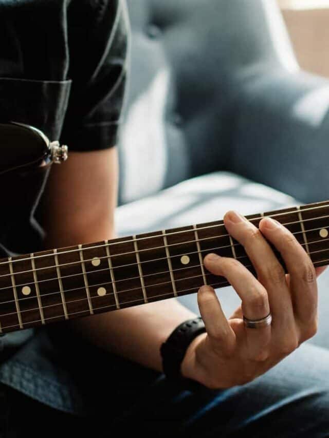 Guitar: 12 Proven Tips to Memorize the Fretboard Fast